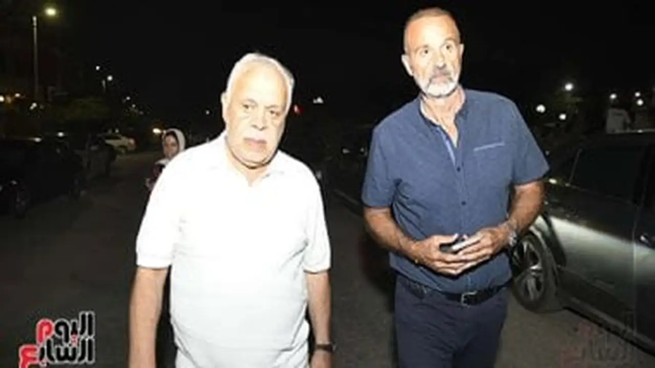 عزاء مؤثر.. أشرف زكي ومحمد أبو داود يشيعان محمد مرزبان